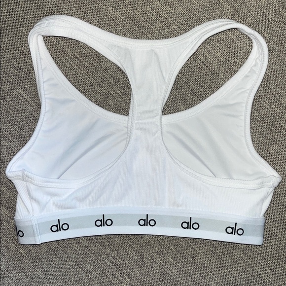 ALO Yoga Icon Ribbed Henley Bra - Picture 6 of 8